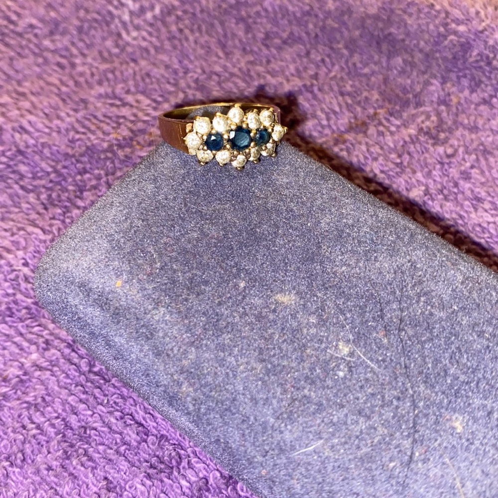 Diamond Sapphire ring - Picture 2 of 2